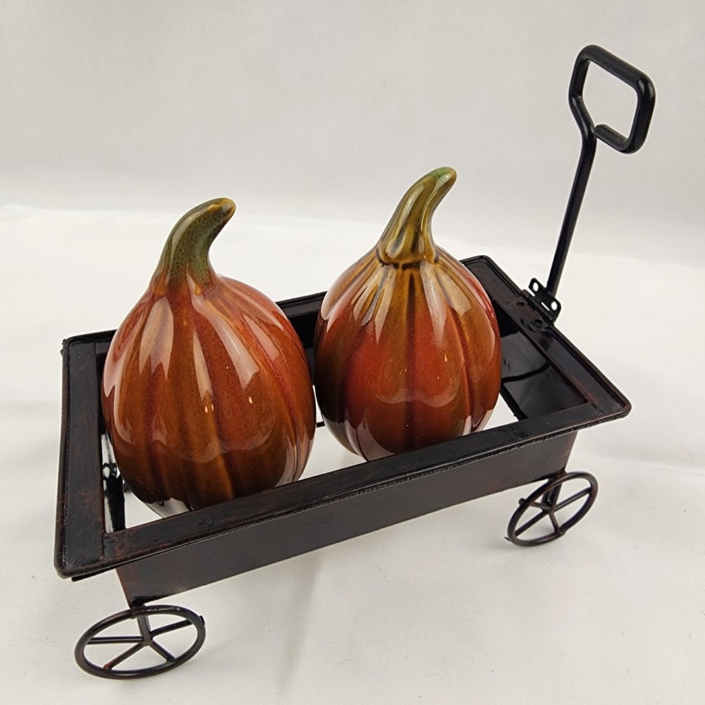 Pumpkin Shaped Salt and Pepper Shaker Set in a Wagon Holder Fall Thanksgiving - Picture 5 of 11